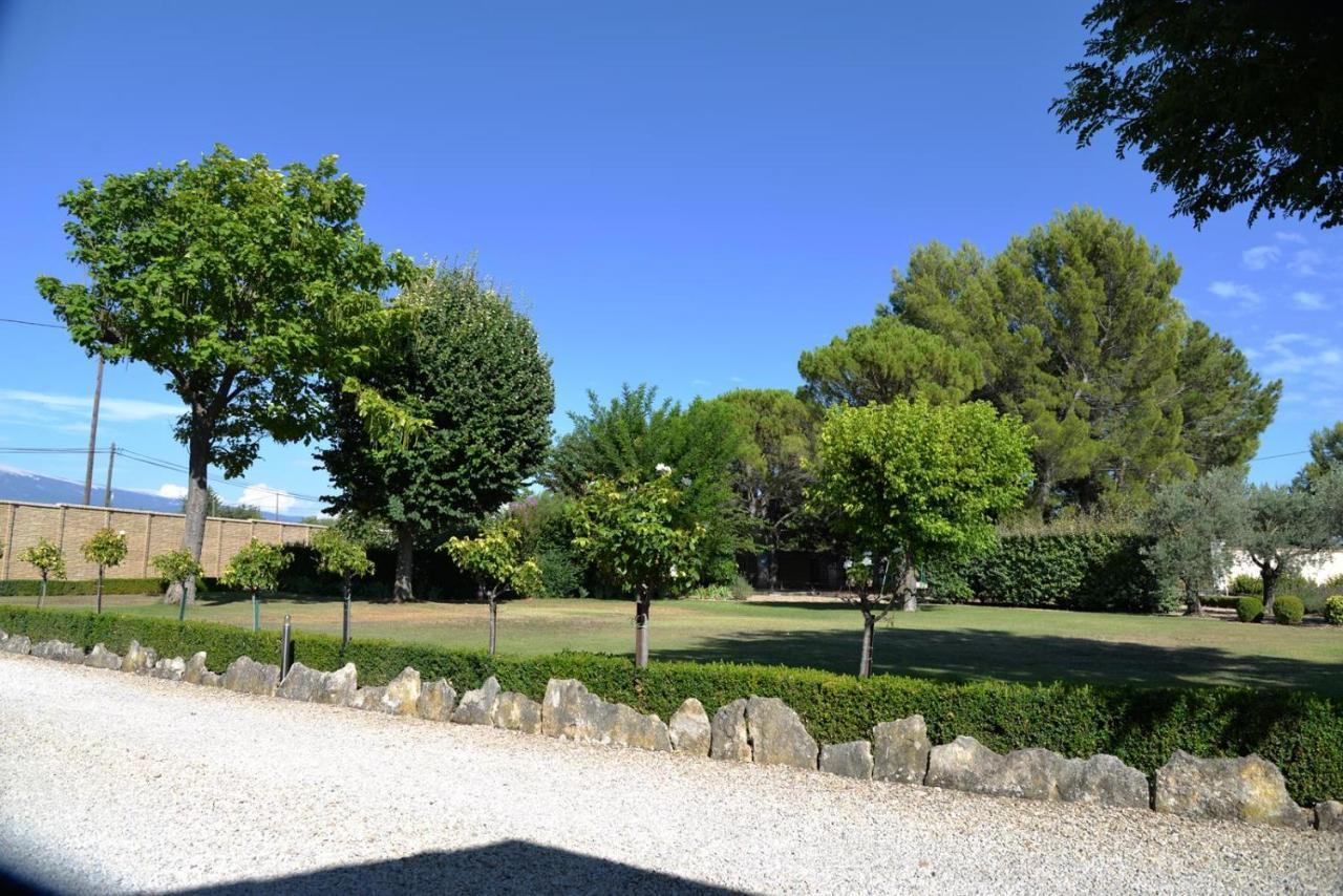Domaine Des Ecureuils Bed & Breakfast Carpentras Exterior foto