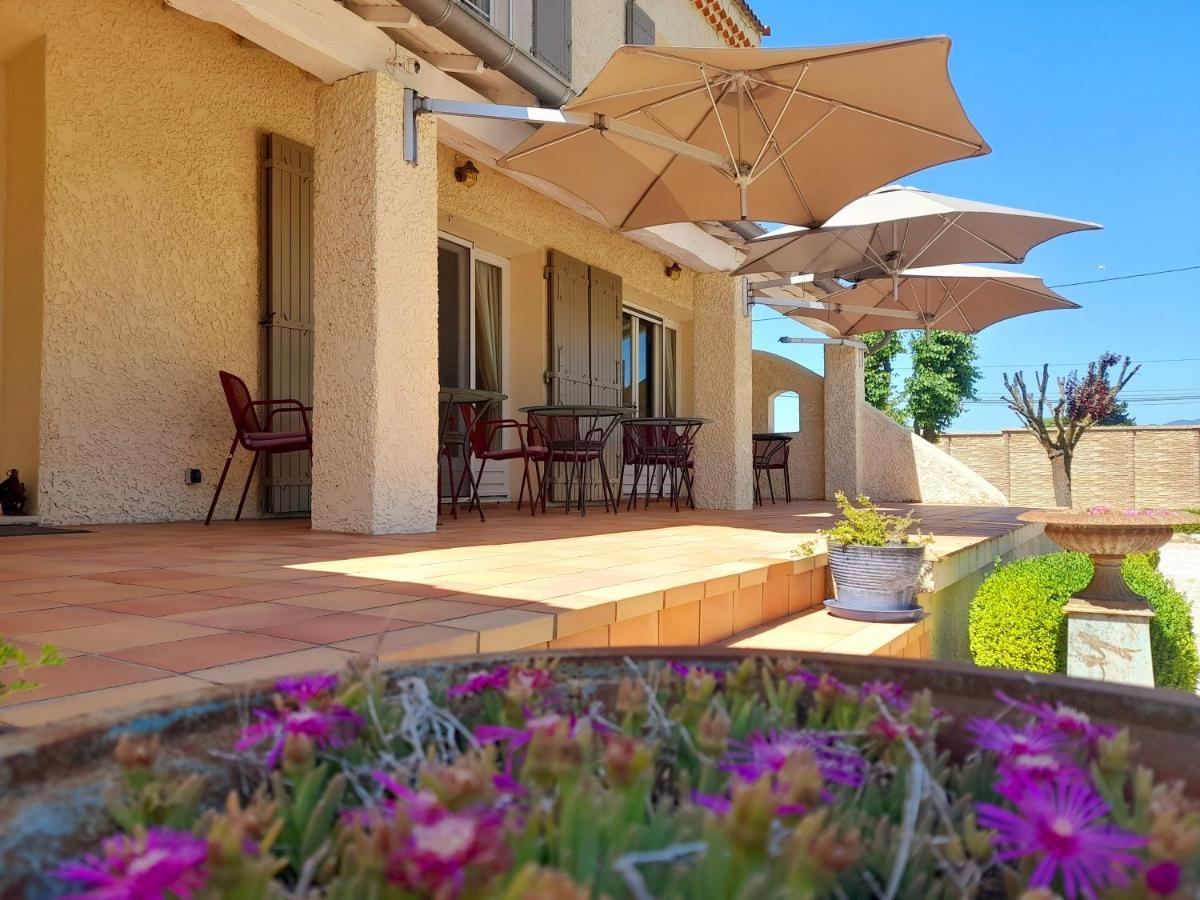 Domaine Des Ecureuils Bed & Breakfast Carpentras Exterior foto